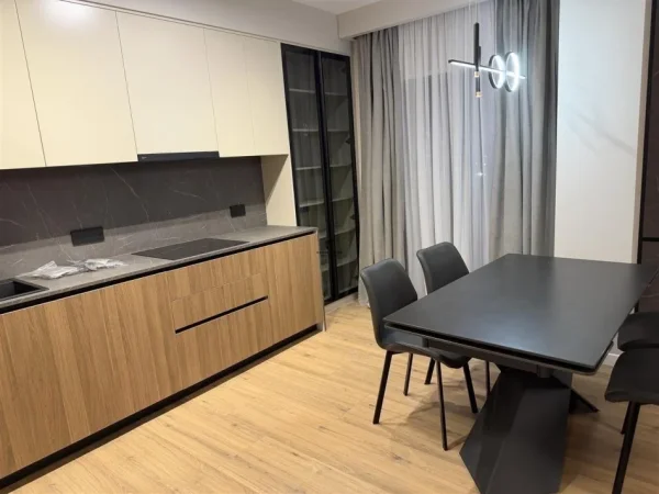 Tirane, jepet me qera apartament 3+1 Kati 2, 150 m² 1.300 € (KODRA E DIELLIT 2)