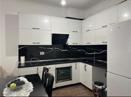 Tirane, shitet 2+1 Kati 5, 102 m² 189.000 € (KINOSTUDIO)