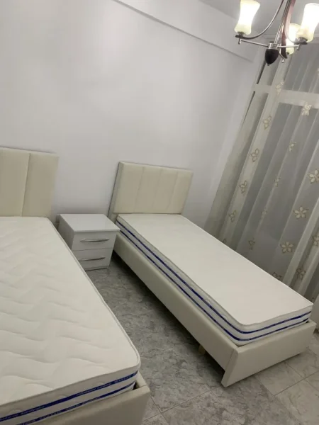 jepet me qera , (Jepet me Qera Apartament 2+1 mobiluar Astir 45000 Leke)