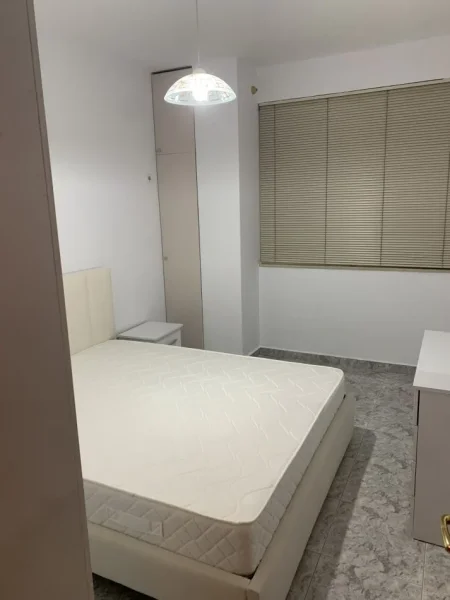 jepet me qera , (Jepet me Qera Apartament 2+1 mobiluar Astir 45000 Leke)