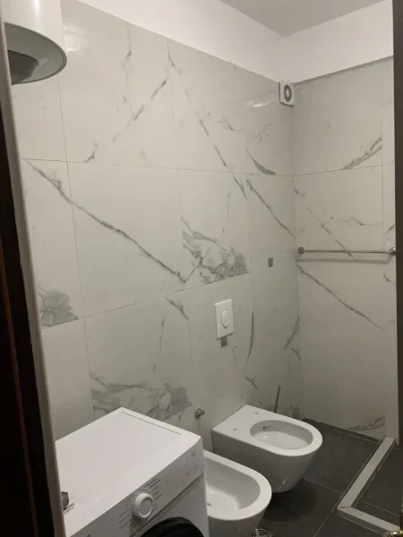 jepet me qera , (Jepet me Qera Apartament 2+1 mobiluar Astir 45000 Leke)