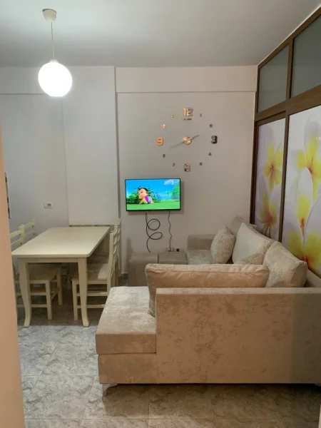 jepet me qera , (Jepet me Qera Apartament 2+1 mobiluar Astir 45000 Leke)