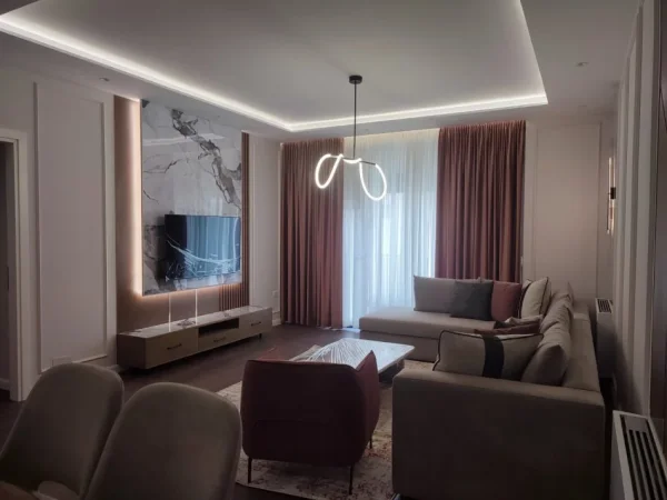 Tirane, jepet me qera apartament 2+1+Ballkon Kati 5, 120 m² 1.700 € (Rruga e kosovareve)