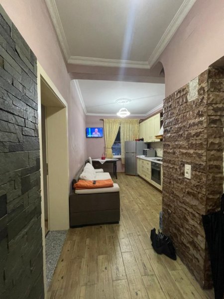 Tirane, jepet me qera apartament 2+1+Ballkon Kati 3, 75 m² 600 € tek RRUGA DURRËSIT, Tiranë)