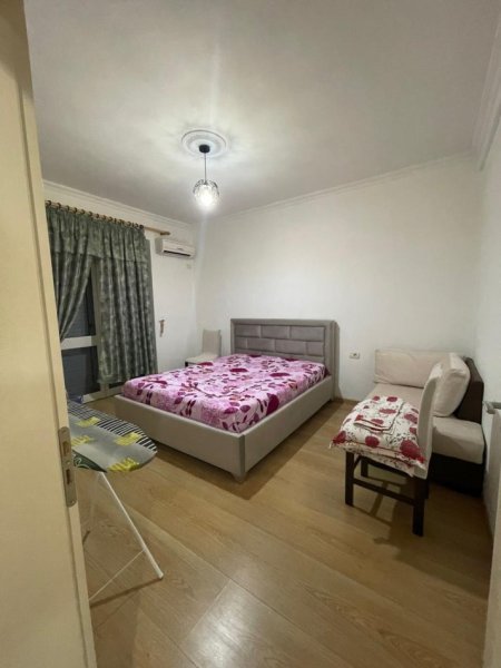 Tirane, jepet me qera apartament 2+1+Ballkon Kati 3, 75 m² 600 € tek RRUGA DURRËSIT, Tiranë)