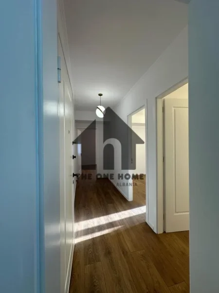 Tirane, shitet apartament 1+1+Ballkon Kati 4, 52 m² 95.000 € (PORCELAN)