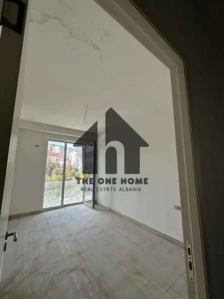 Tirane, shitet apartament 2+1+Ballkon Kati 3, 93 m² 238.000 € (LIQENI THAT)