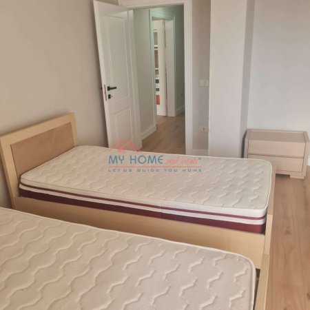 Tirane, jepet me qera apartament 2+1+Ballkon Kati 7, 134 m² 800 €