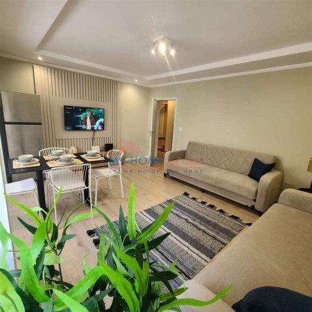 Tirane, jepet me qera apartament 1+1+Ballkon Kati 2, 56 m² 750 €