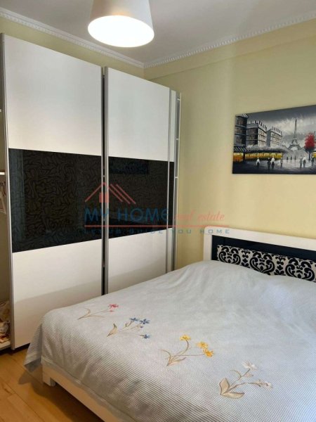 Tirane, jepet me qera apartament 2+1+Ballkon Kati 2, 120 m² 700 € 
