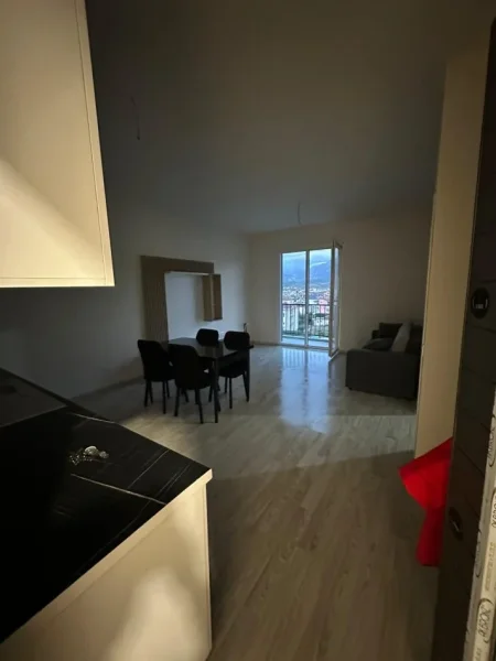 Tirane, jepet me qera apartament 1+1 Kati 4, 70 m² 350 € 
