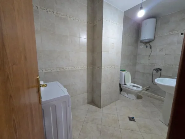 Tirane, jepet me qera apartament 2+1 Kati 4, 90 m² 600 € 