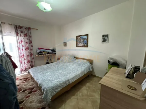 Tirane, shitet apartament 2+1+Ballkon Kati 5, 85 m² 125.000 € (PORCELAN)