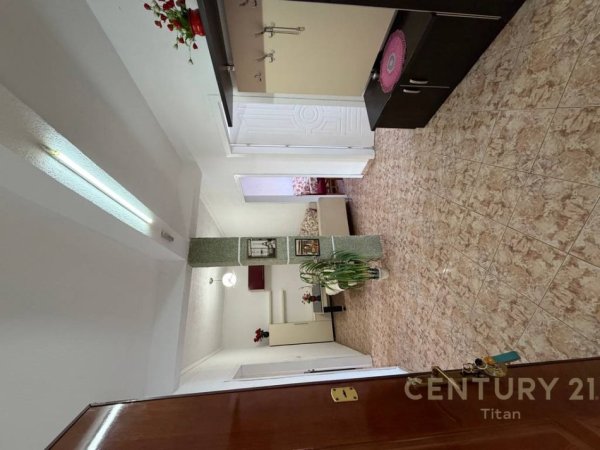 Tirane, jepet me qera apartament 3+1+Ballkon Kati 6, 100 m² 450 € (rruga don bosko)