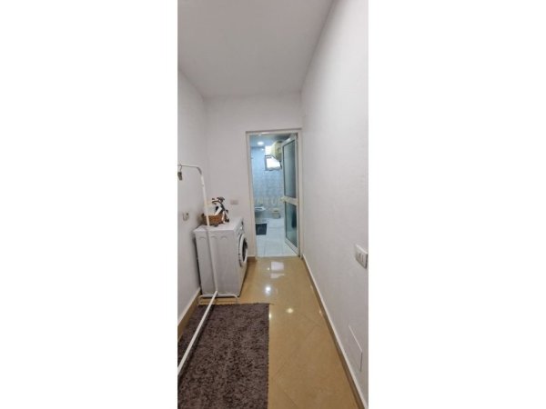 Tirane, jepet me qera apartament 2+1+Ballkon Kati 4, 83 m² 800 € (rruga e barrikadave)
