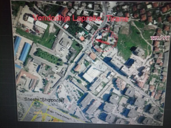 Tirane, jepet me qera ambjent biznesi , 80 000 lek