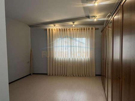 Tirane, jepet me qera apartament 2+1 Kati 3, 114 m² 550 € 