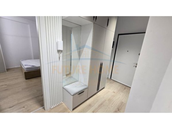 Tirane, jepet me qera apartament 2+1+Depo+ Ballkon Kati 2, 102 m² 1.000 € (Kompleksi Kika 3) Komuna e Parisit