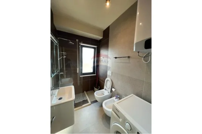 Tirane, jepet me qera apartament 1+1 , 60 m² 850 € (Bulevardi Zogu 1)