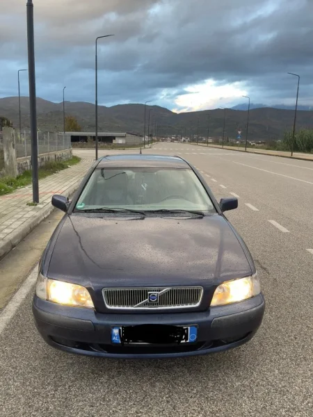Berat, shes makine me portobagazh Volvo V40 Benzin+Gaz, blu manuale Kondicioner 370 km 2.500 €