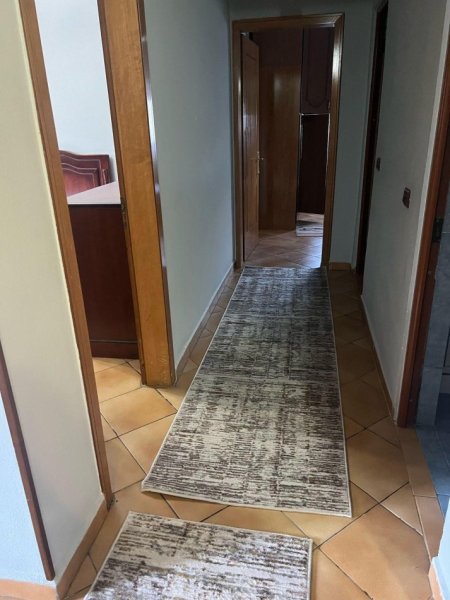 Tirane, jepet me qera apartament 3+1+Ballkon Kati 1, 110 m² 800 € (Komune e Parisit)