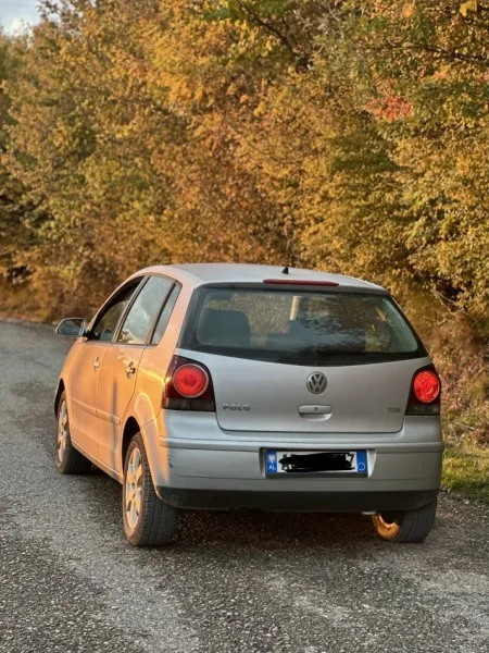 Elbasan, shes makine polo 1.4 naft 2006 manual Nafte, gri metalizato manuale Kondicioner 293 km 2.700 €