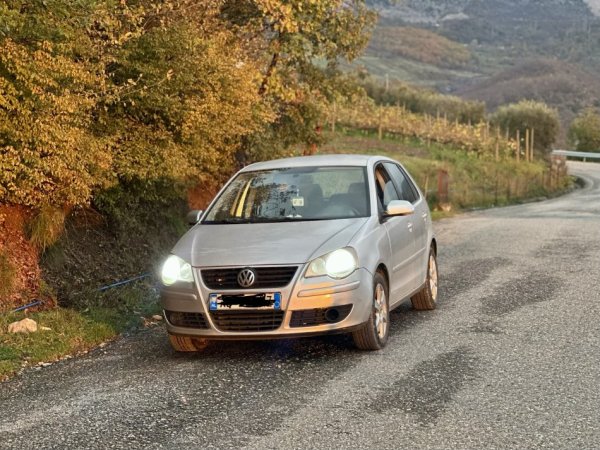 Elbasan, shes makine polo 1.4 naft 2006 manual Nafte, gri metalizato manuale Kondicioner 293 km 2.700 €