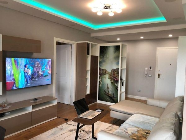 Tirane, jepet me qera apartament 1+1+Ballkon Kati 8, 65 m² 650 € (IRG128180)