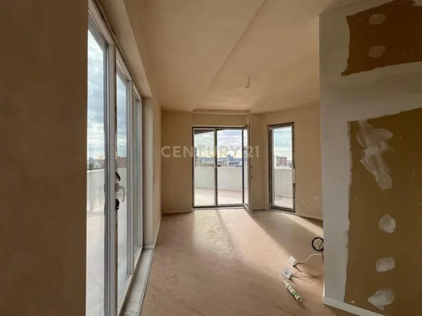 Tirane, shitet apartament Kati 8, 147 m² 150.000 € 