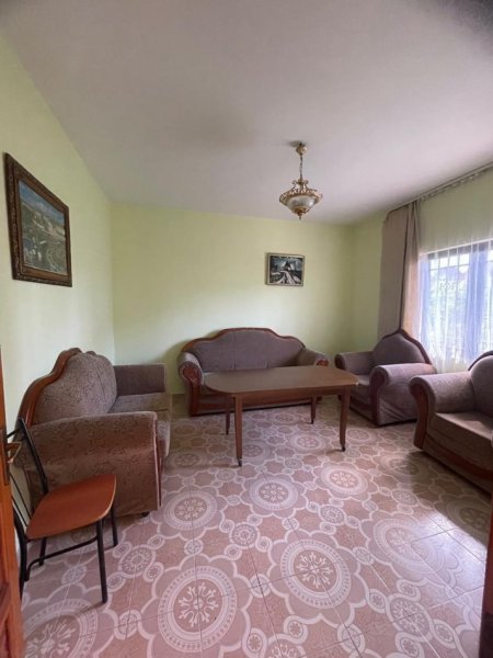 Tirane, jepet me qera shtepi 3+1+Aneks+Ballkon Kati 2, 300 m² (Mezez Fushe, kilometri 5, mbrapa Qendres Nova)