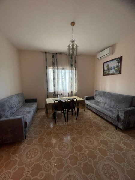 Tirane, jepet me qera shtepi 3+1+Aneks+Ballkon Kati 2, 300 m² (Mezez Fushe, kilometri 5, mbrapa Qendres Nova)