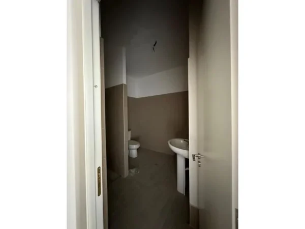 Tirane, shitet apartament 2+1 Kati 3, 93 m² 238.000 € 