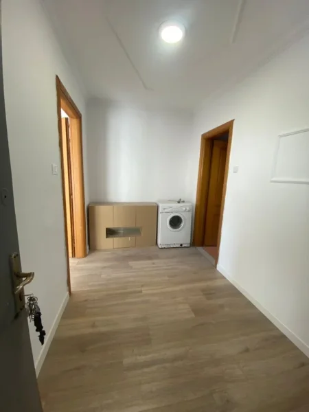 Tirane, shitet apartament 1+1 Kati 1, 59 m² 692.325.615 € (Rruga irfan tomini)