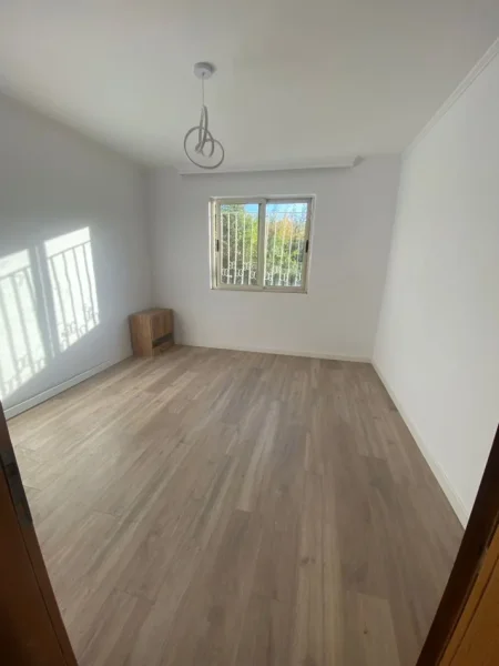 Tirane, shitet apartament 1+1 Kati 1, 59 m² 692.325.615 € (Rruga irfan tomini)