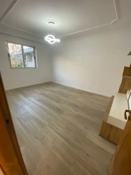 Tirane, shitet apartament 1+1 Kati 1, 59 m² 692.325.615 € (Rruga irfan tomini)