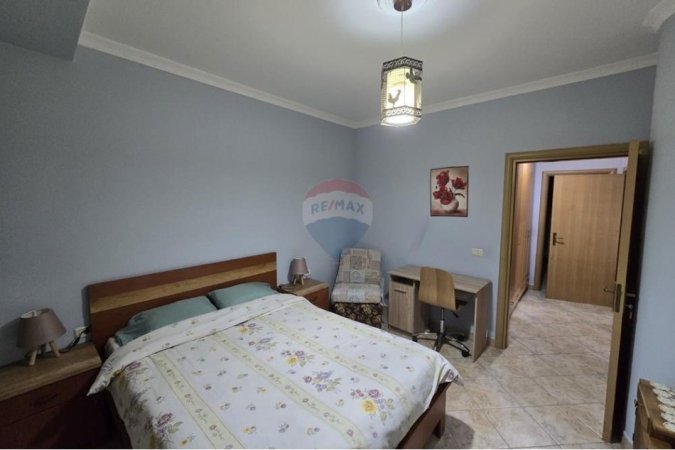 Tirane, jepet me qera apartament 2+1 , 105 m² 650 € (Rruga Muhamet Gjollesha,)