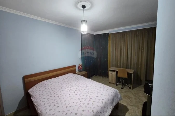 Tirane, jepet me qera apartament 2+1 , 105 m² 650 € (Rruga Muhamet Gjollesha,)