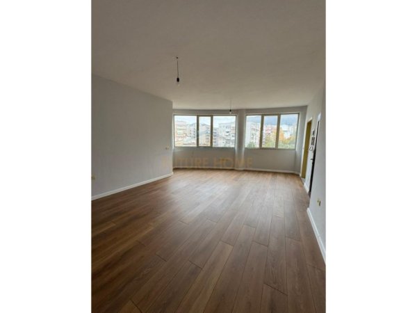 Tirane, shitet apartament 1+1 , 64 m² 84.000 € 
