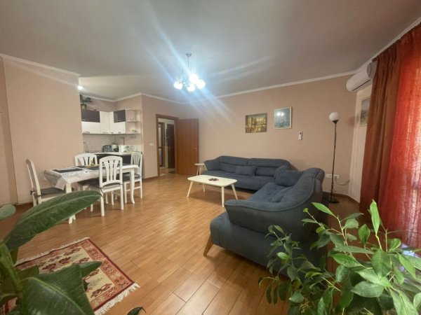Tirane, jepet me qera apartament 2+1+Ballkon Kati 2, 100 m² 65,000Leke (Rruga e Dibres/Rr.Ibrahim Buzhiqi)