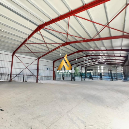 Tirane, jepet me qera magazine Kati 0, 1.000 m² 3.500 € (cerkeze)