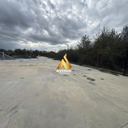 Tirane, jepet me qera magazine Kati 0, 1.000 m² 3.500 € (cerkeze)