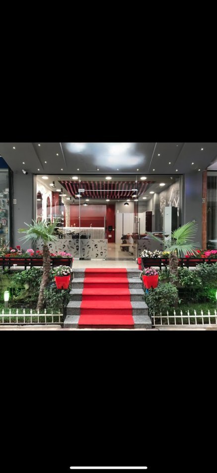 Tirane, shitet dyqan Kati 0, 65 m² (Komuna e Parisit)