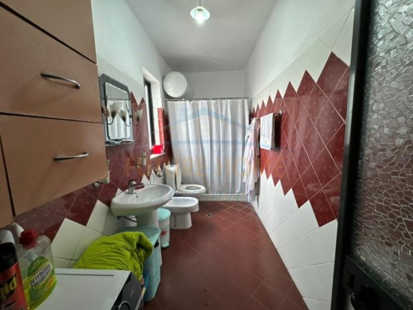 Tirane, shitet apartament 2+1+Ballkon Kati 5, 85 m² 125.000 € 