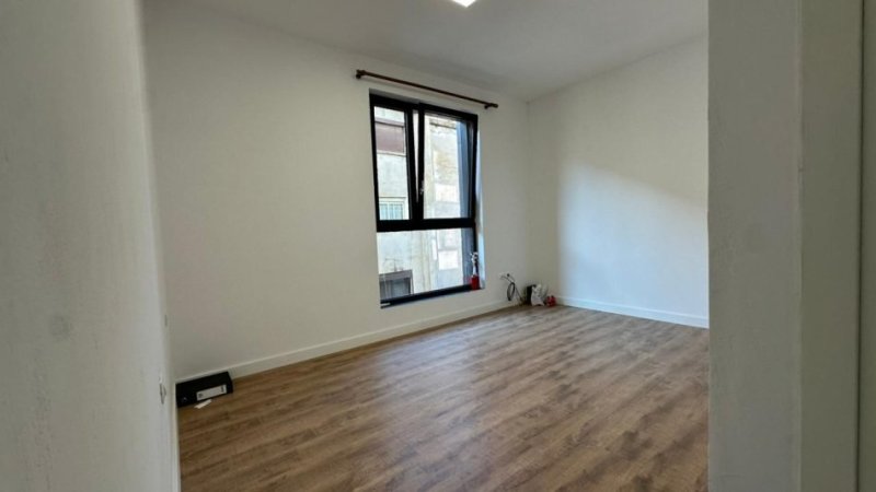 Tirane, jepet me qera zyre Kati 2, 25 m² 400 € (rruga elbasanit)