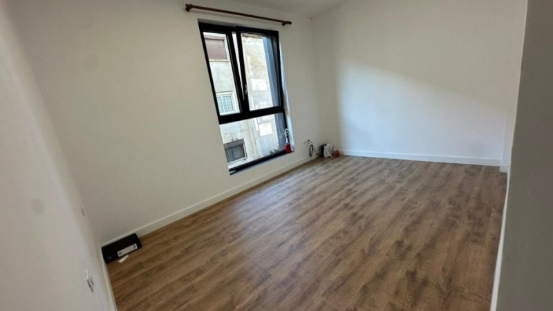 Tirane, jepet me qera zyre Kati 2, 25 m² 400 € (rruga elbasanit)