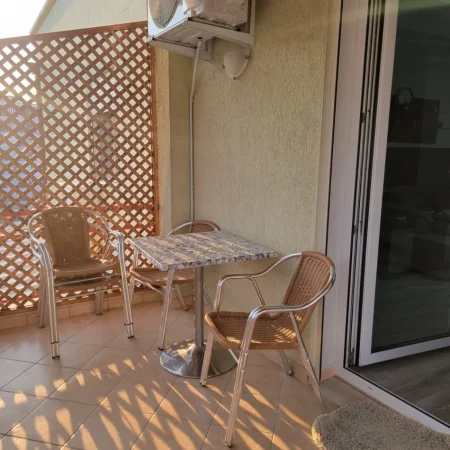 Tirane, jepet me qera apartament 2+1 , 125 m² 900 € (Parku Olimpik)