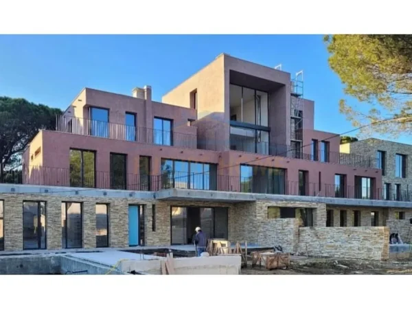 Gjiri Lalezit | Hamallaj, shitet apartament 2+1 Kati 1, 76 m² 268.325 € (Resort Lura 5)