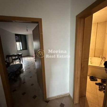 Tirane, jepet me qera apartament 3+1+Ballkon Kati 4, 140 m² 600 € (Kodra e Diellit)