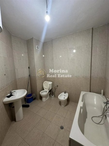 Tirane, jepet me qera apartament 3+1+Ballkon Kati 4, 140 m² 600 € (Kodra e Diellit)