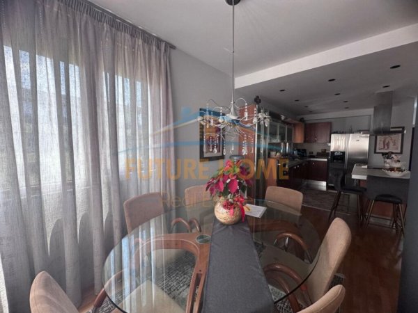 Tirane, shitet apartament duplex 3+1 Kati 10, 229 m² 1.350.000 € 